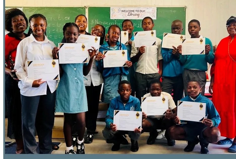 EYL 2025 Alumni holding certificates